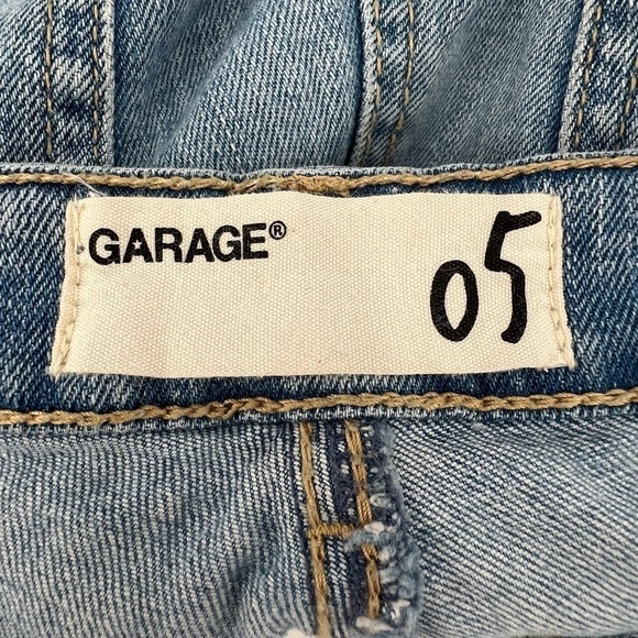Garage Girlfriend Distressed Cuffed Hem Denim Jean Shorts Size 5 Women’s - Picture 2 of 7